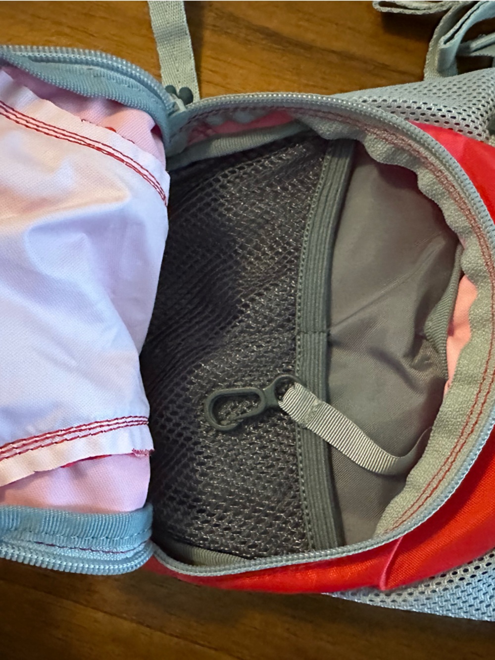 Camelbak Red Hydration Sling Pack - Picture 4 of 4